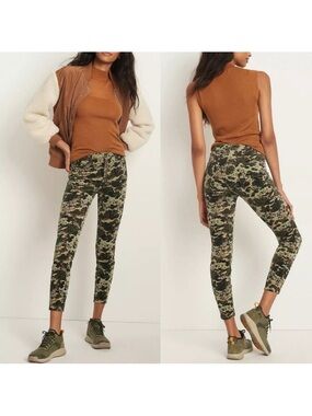 Anthropologie Pilcro Velvet Corduroy Pants Size 26 Skinny Camo Button Fly Cord